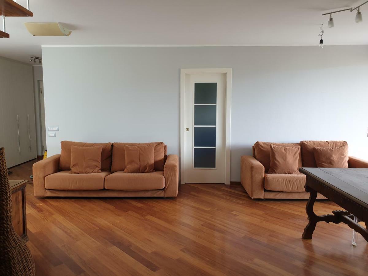 Domus Rose Rooms Bolzano Luaran gambar
